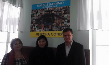 З депутатом ВР С. Хланем у коридорі школи